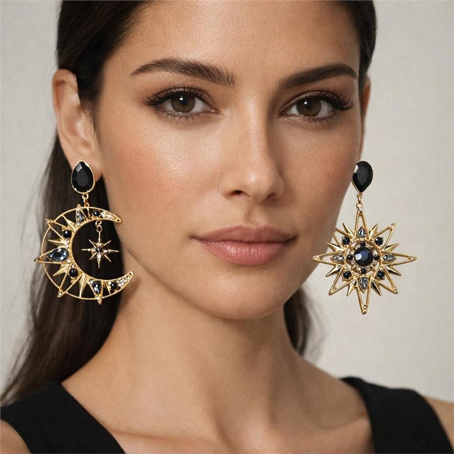 Ava Güneş ve Ay Figürlü Siyah Taşlı Sallantılı Küpe